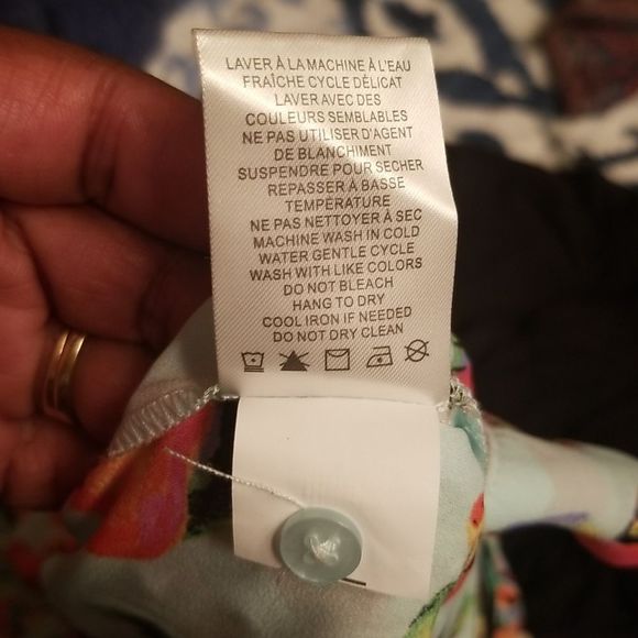 Joie Light Blue Crop Top With Button & Tie Front & Peppers Motif NWT Sz. M - Picture 11 of 11